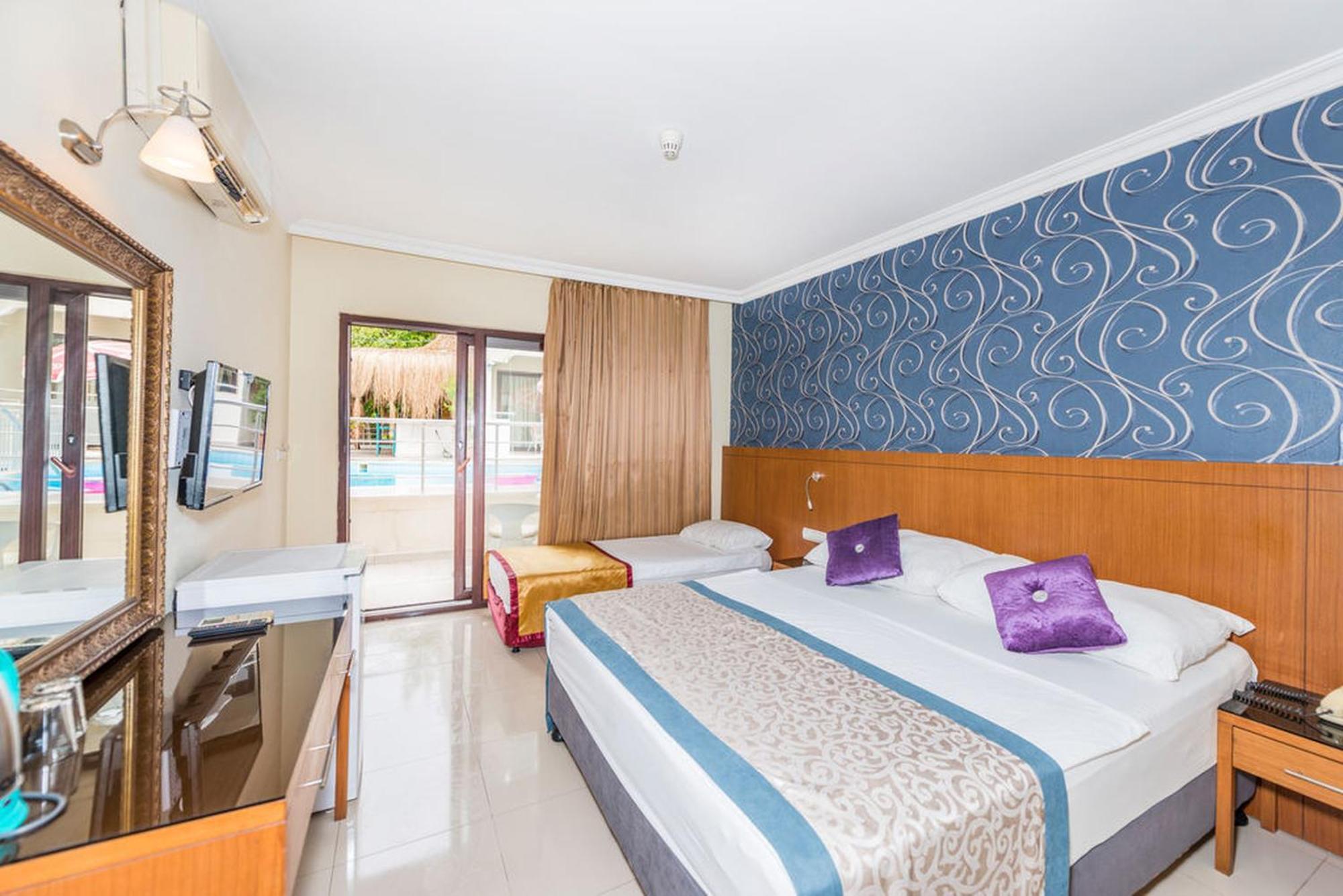 Tropic Beach Club Side Hotel Exterior foto
