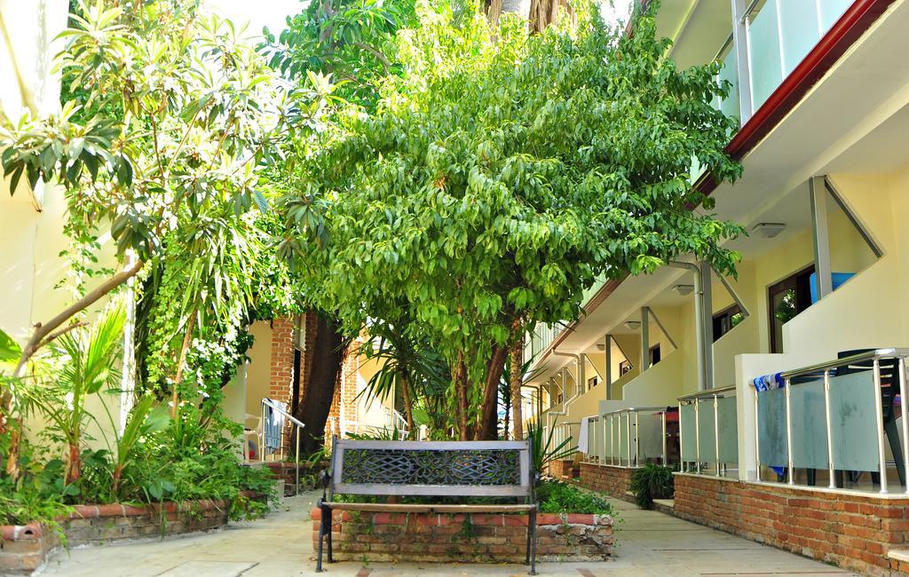 Tropic Beach Club Side Hotel Exterior foto